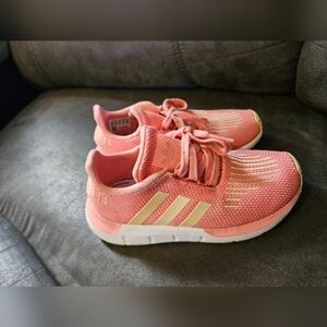 ADIDAS Swift Run Little Kids Ortholite Tactile Rose Pink Girls sz10